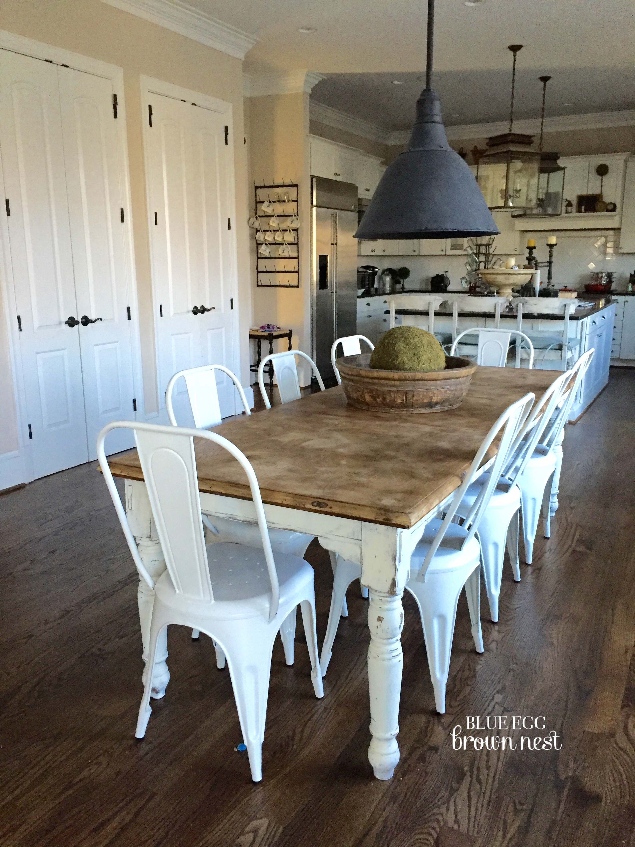 Farmhouse 2024 distressed table